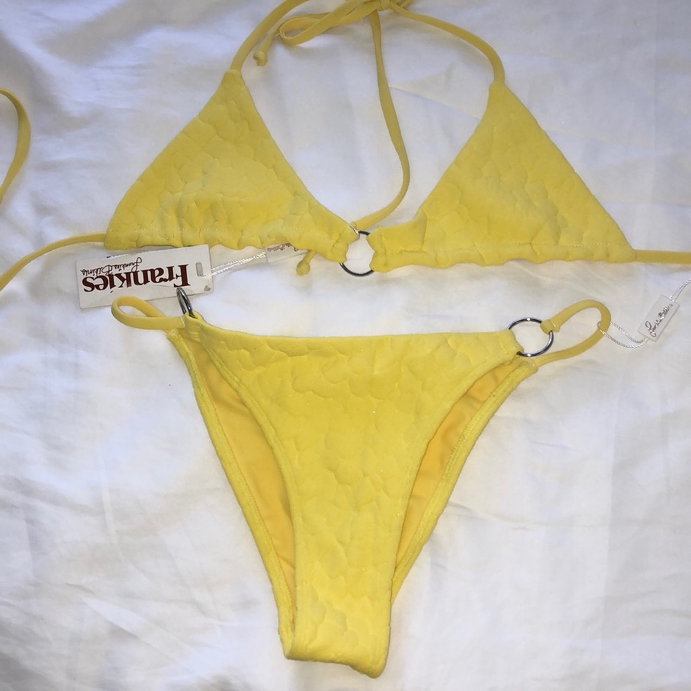 Frankie’s bikinis Eva top Helena bottom